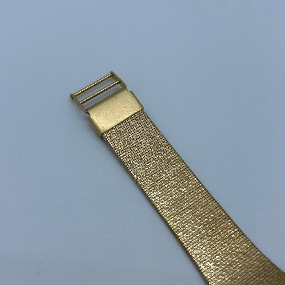Bill Blass Vintage Quartz Watch Gold-ToneTextured Dial Retro 90s Working READ - Picture 5 of 16